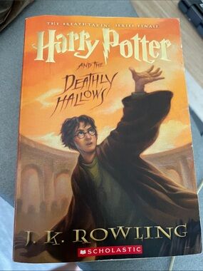 Scholastic Harry Potter and the Deathly Hallows — Orange Illustrated Cover